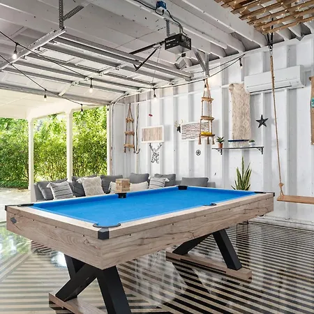 Bluebird Haus - Game Room & Hot Tub